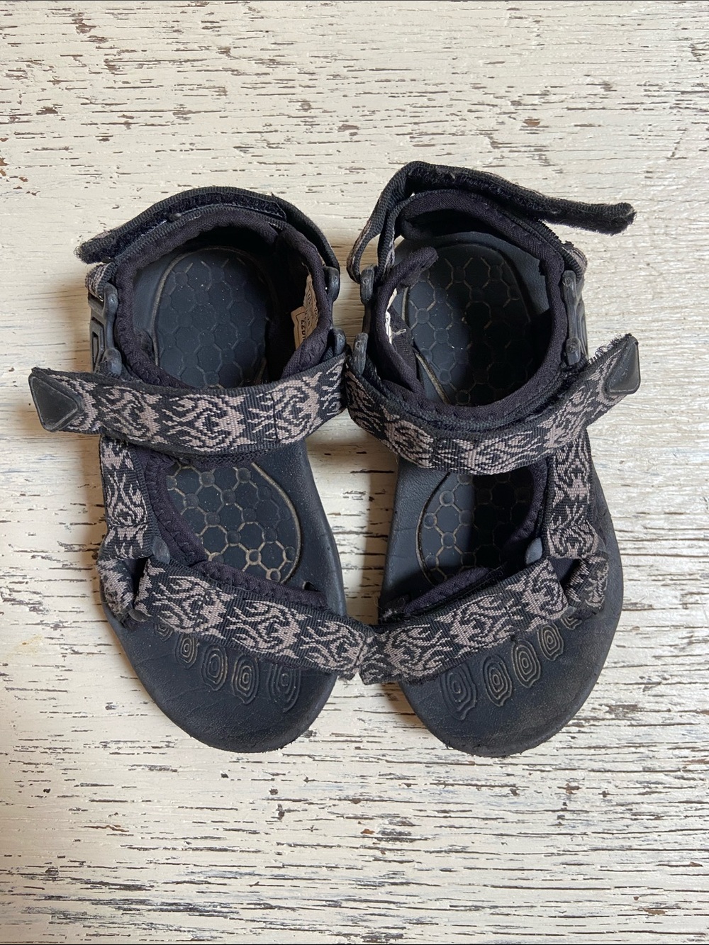 Dream Pairs Kids Black Patterned Outdoor Sandals